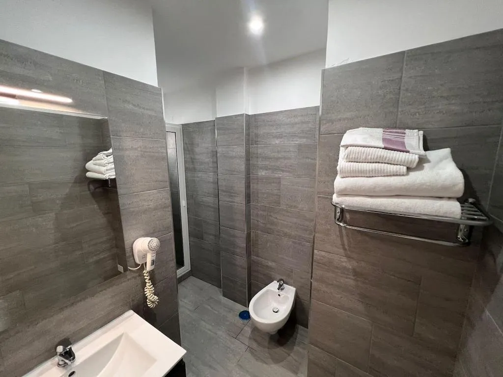 Room, Hotel La Mela, Naples