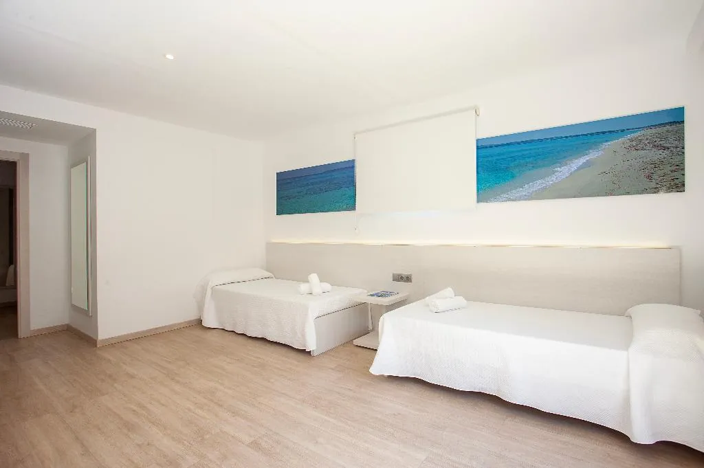 QUADRUPLE STANDARD Room, Hotel Rosales Formentera, Ibiza