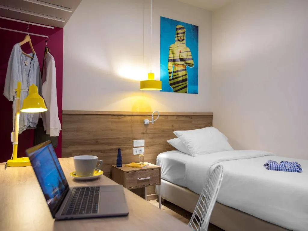 Double or Twin WITH DOUBLE BED Room, Ibis Styles Athens Routes, Athens