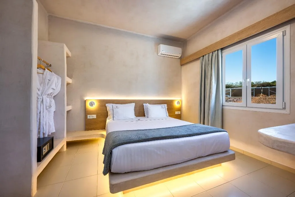 FAMILY ROOM SEA VIEW Room, Aelia Luxury Suites, Santorini