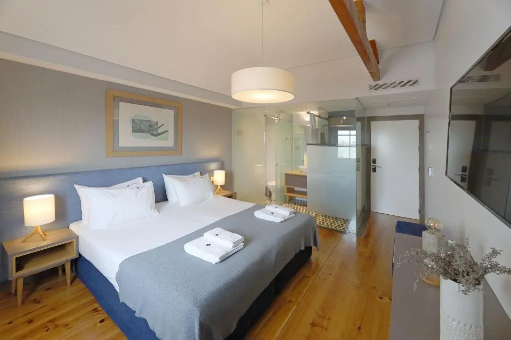Room, Feels Like Home Santa Catarina Prime Suites, Porto