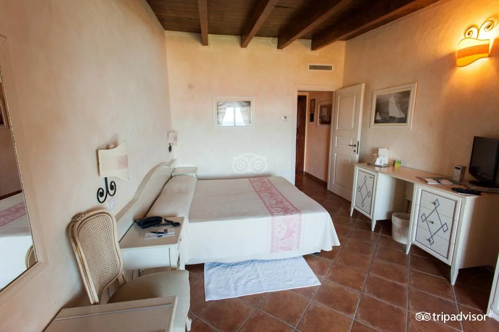 DOUBLE GARDEN VIEW Room, Colonna Resort, Olbia