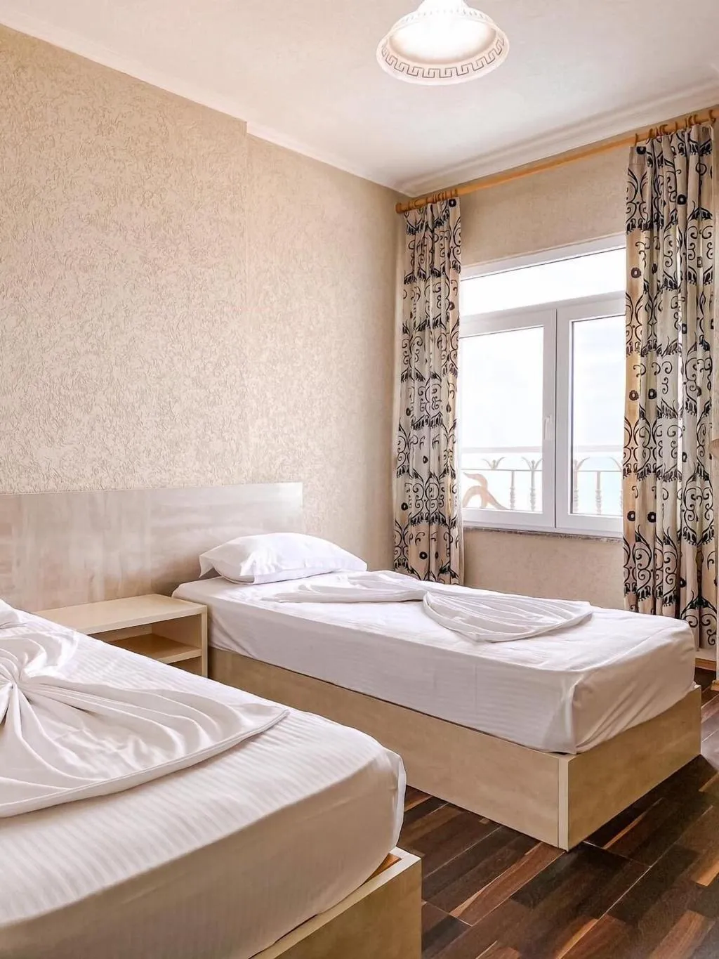 Room, Hotel Majestic, Durres