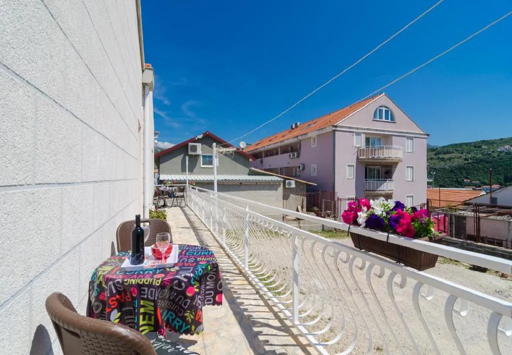 APARTMENT WITH BALCONY Room, Apartments Grga, Dubrovnik