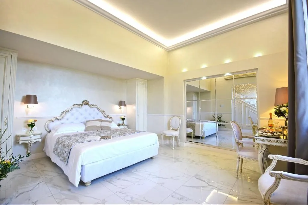 SUITE DELUXE CITY VIEW Room, The Moon Boutique Hotel, Florence