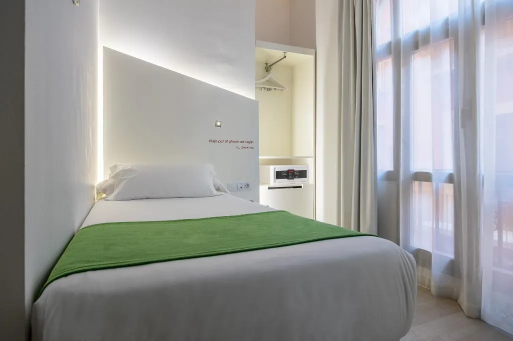 SINGLE STANDARD Room, Atarazanas Malaga Boutique Hotel, Costa Del Sol