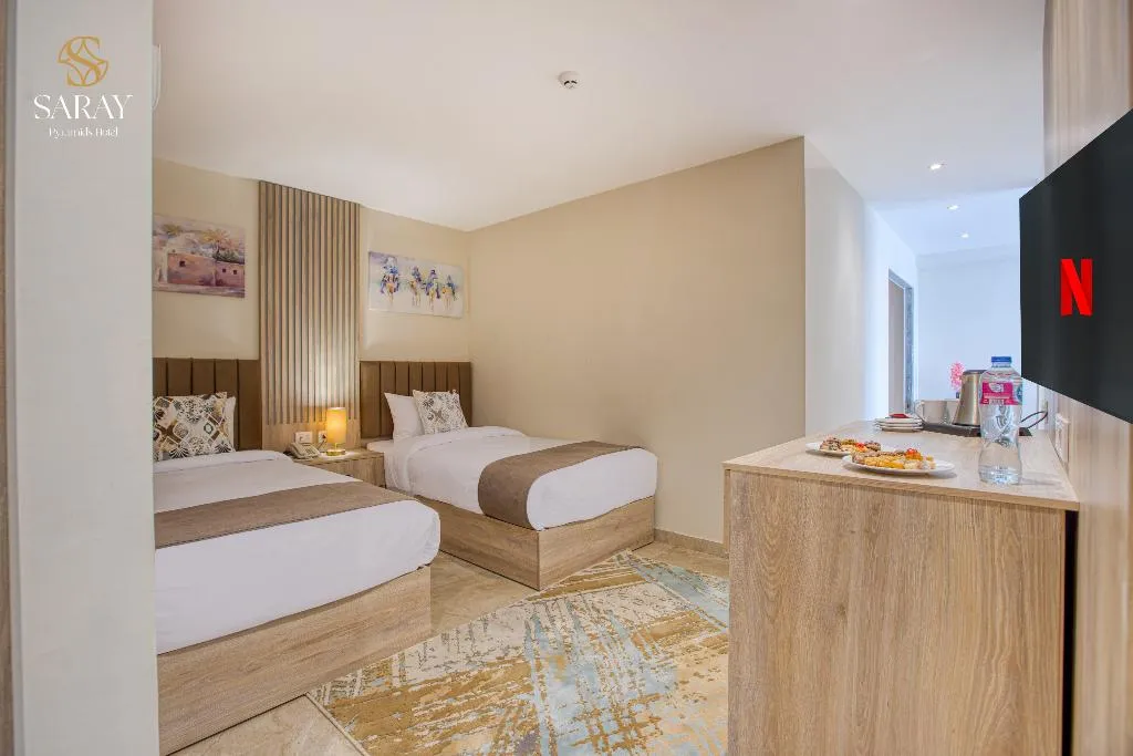 FAMILY ROOM GRAND WITH VIEWS Room, Saray Pyramids & Museum View Hotel, Cairo