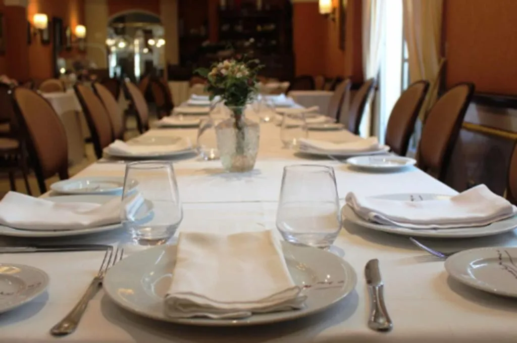 Restaurant, Hotel Manolo Mayo, Seville