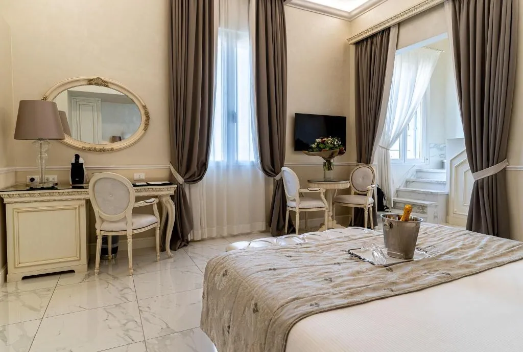 SUITE DELUXE CITY VIEW Room, The Moon Boutique Hotel, Florence