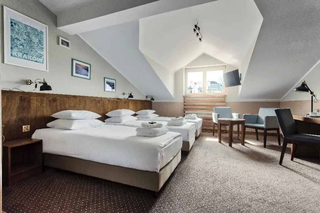 TRIPLE CLASSIC CITY VIEW Room, Daniel Griffin Aparthotel by Artery Hotels, Krakow