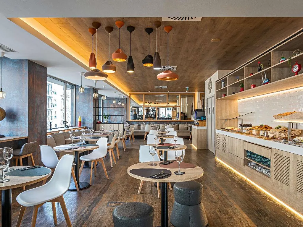 Restaurant, Ibis Styles Lisboa Centro Liberdade NE, Lisbon