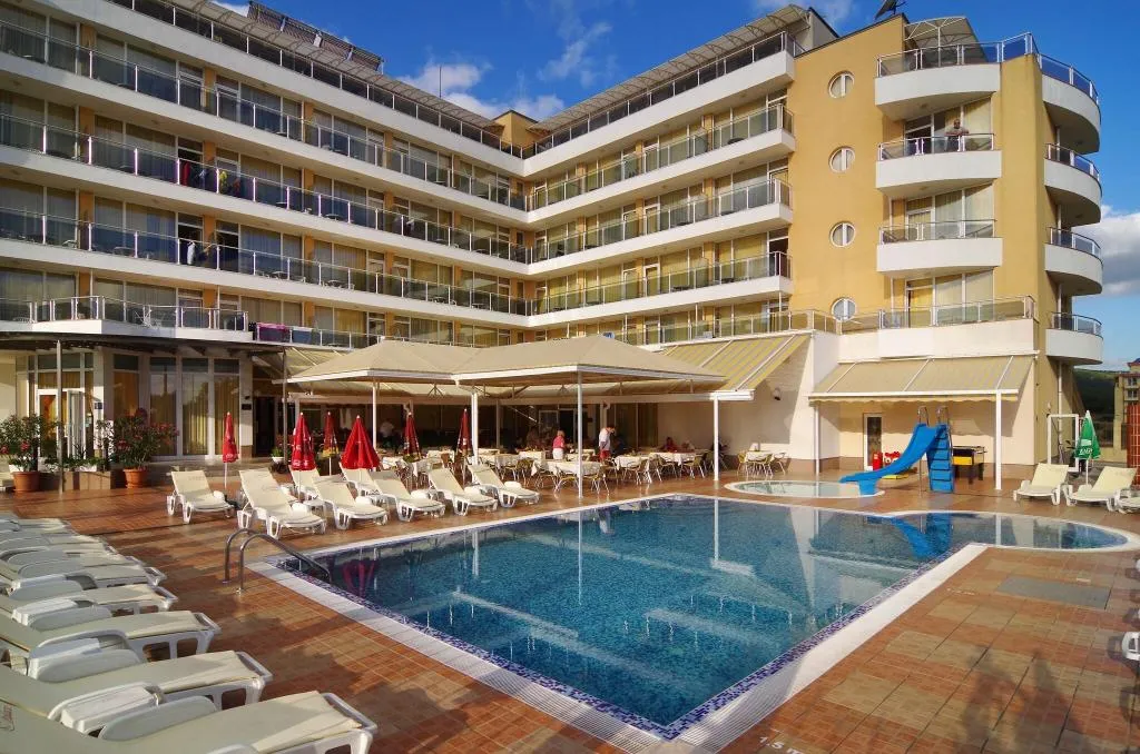 Pool, Plamena Palace, Bourgas
