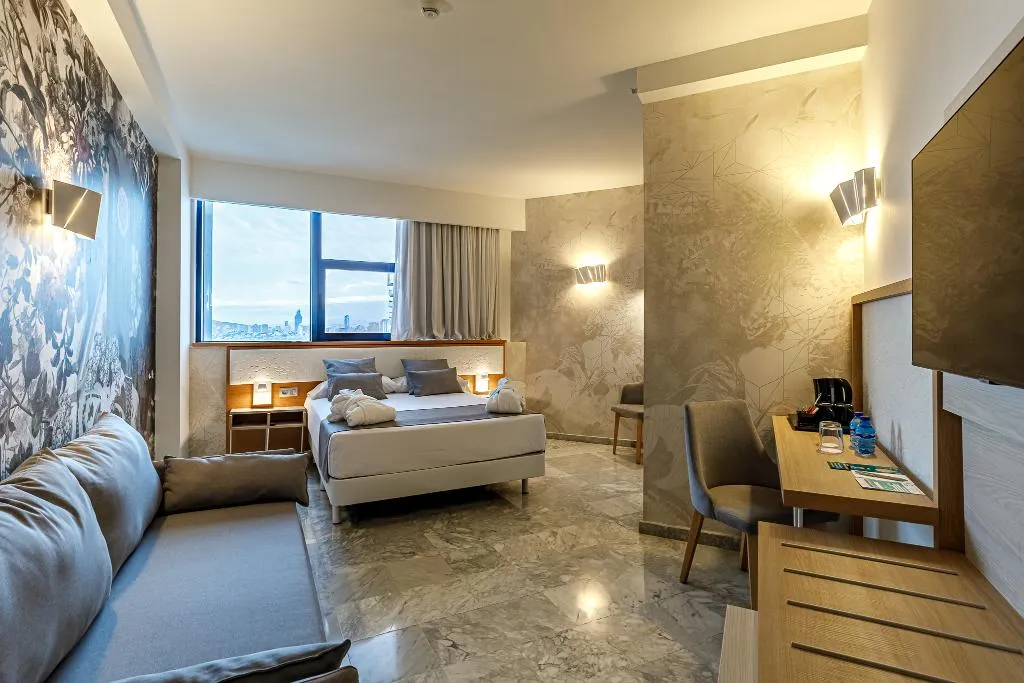 Room WITHOUT BALCONY Room, Madeira Centro, Costa Blanca