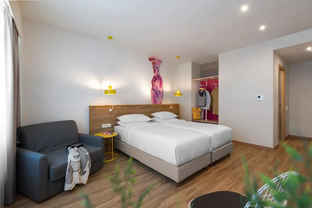 DOUBLE PREMIUM Room, Ibis Styles Athens Routes, Athens