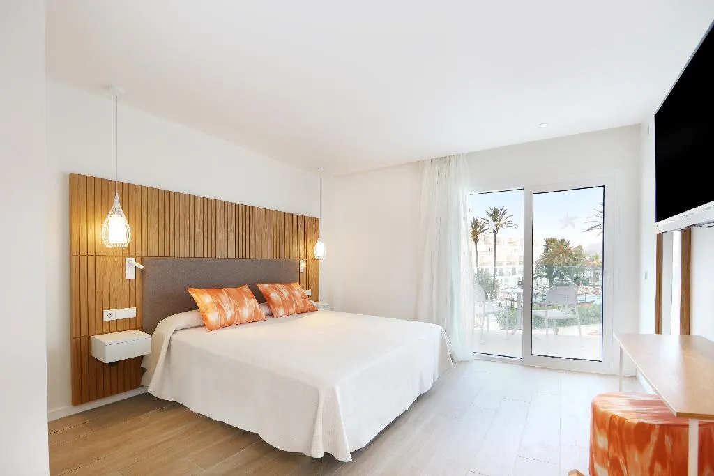 DOUBLE POOL VIEW Room, Iberostar Waves Playa de Muro, Majorca