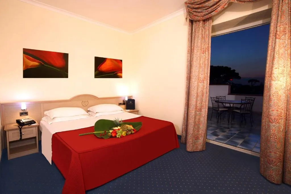 TWIN COMFORT Room, Regina Palace Terme, Naples