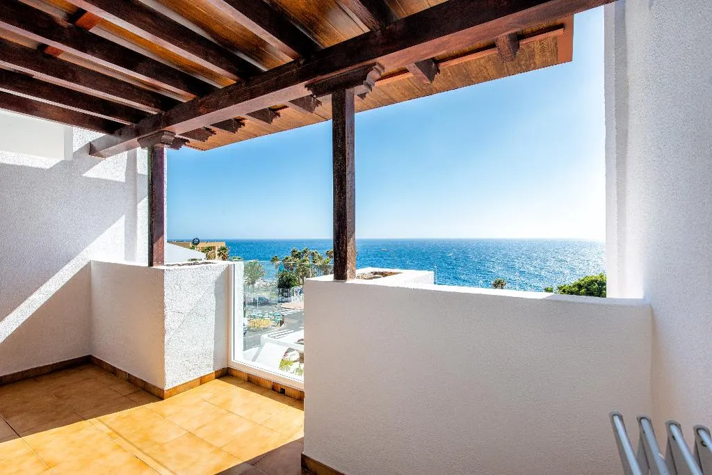 APARTMENT SEA VIEW WITH TERRACE Room, Apartamentos Albatros, Tenerife