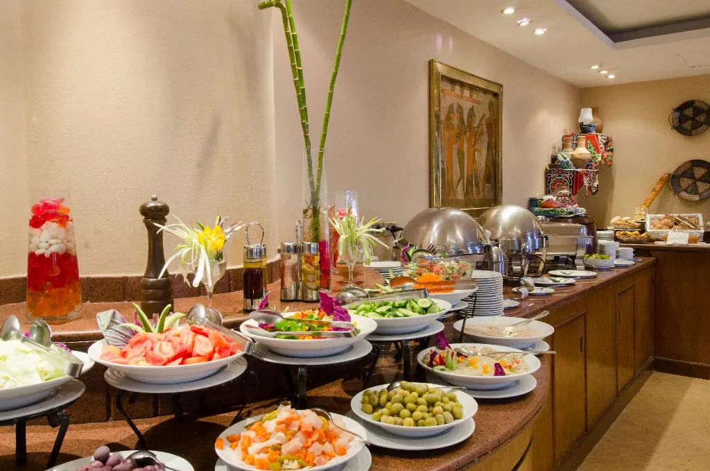 Restaurant, Swiss Inn Nile, Cairo