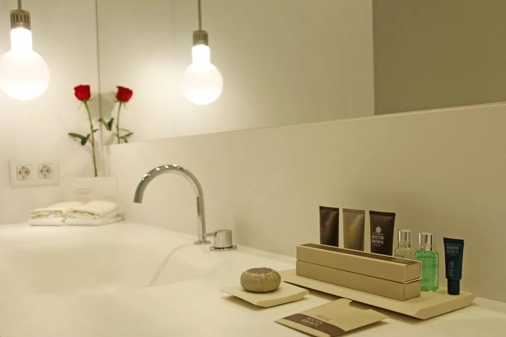 SUITE KING SIZE BED Room, Hotel Mercer Sevilla, Seville
