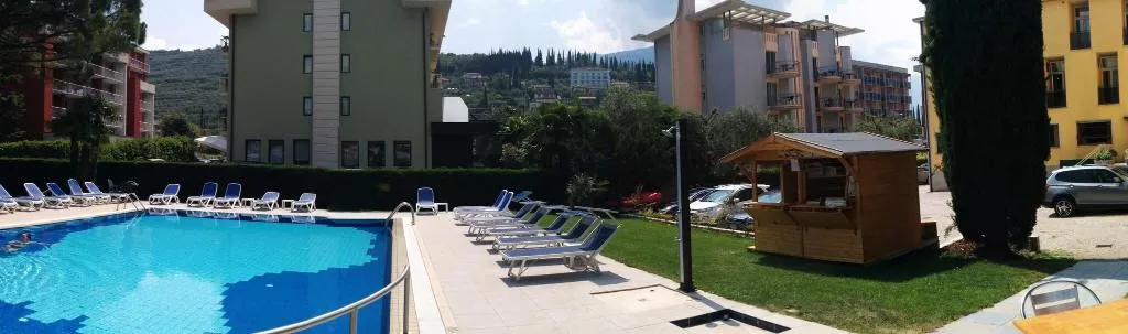 Pool, Gardesana, Milan