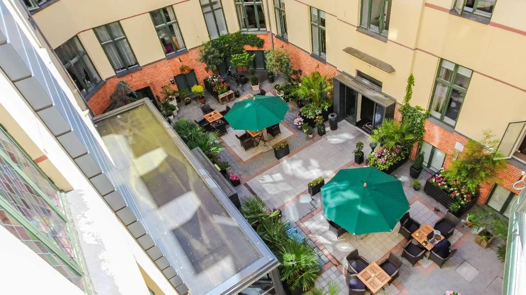 Terrace, Best Western Plus Hotel Hebron, Copenhagen
