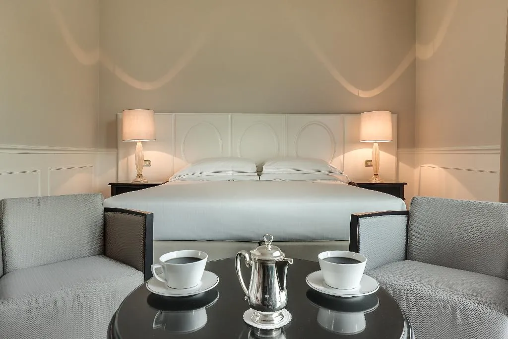 Double or Twin PREMIUM Room, Plaza Lucchesi, Florence