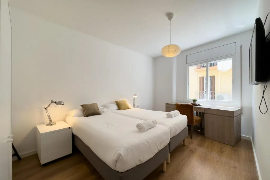 APARTMENT THREE BEDROOMS Room, Ainb Barcelona Sants Apartments, Barcelona