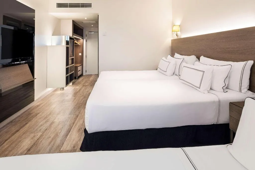 TRIPLE STANDARD Room, Melia Lebreros, Seville