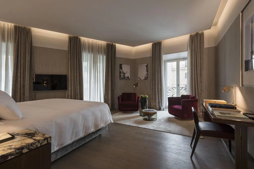 SUITE DELUXE KING BED Room, Fendi Private Suites, Rome