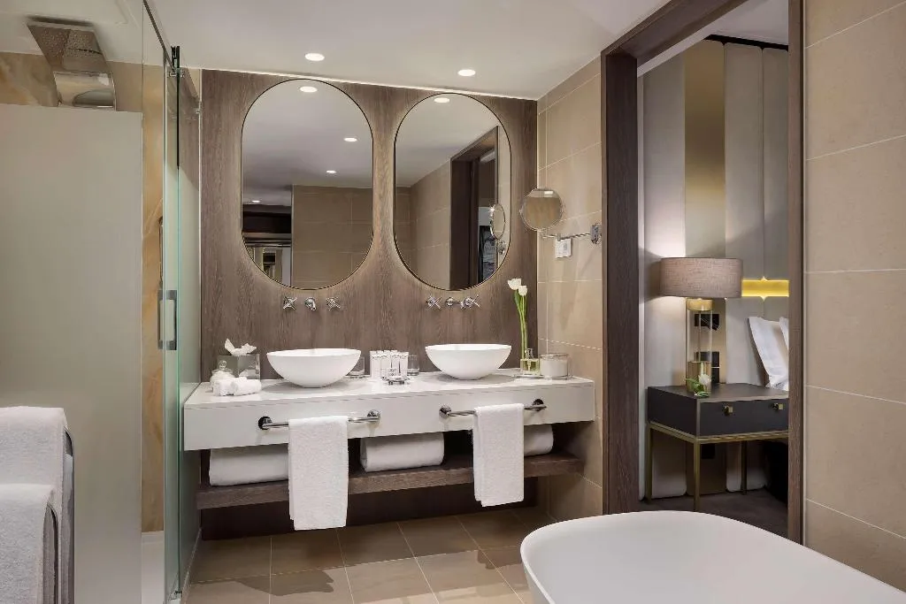 JUNIOR SUITE STANDARD Room, Melia Castilla, Madrid