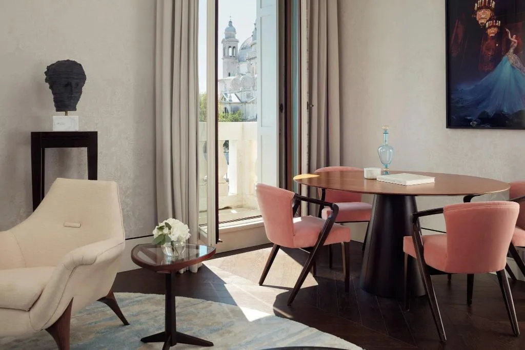 SUITE CANAL VIEW Room, The St Regis Venice, Venice