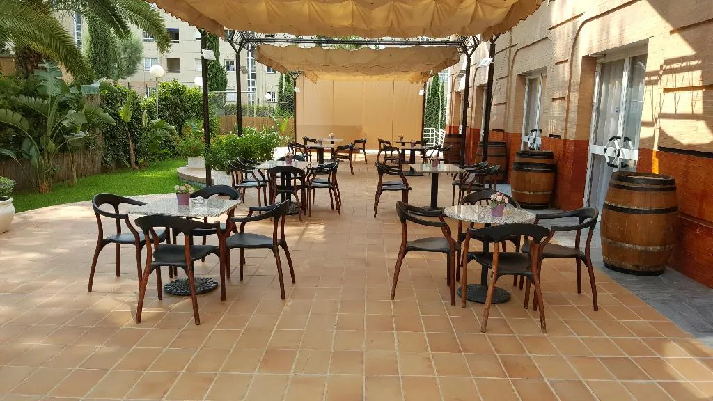 Terrace, Hotel TRH La Motilla, Seville