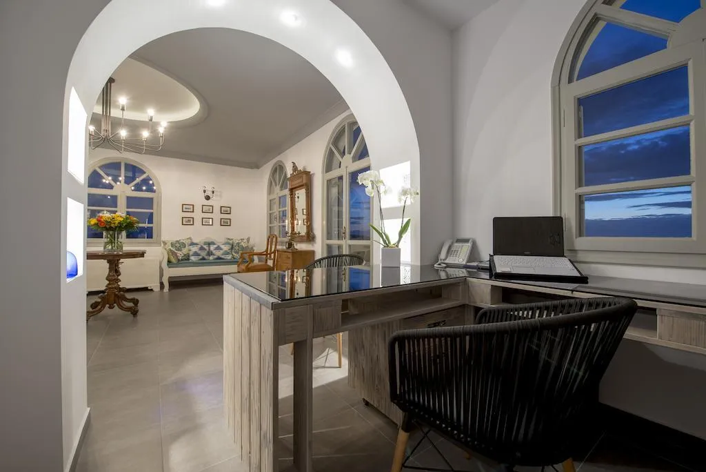 Room, Caldera's Dolphin, Santorini