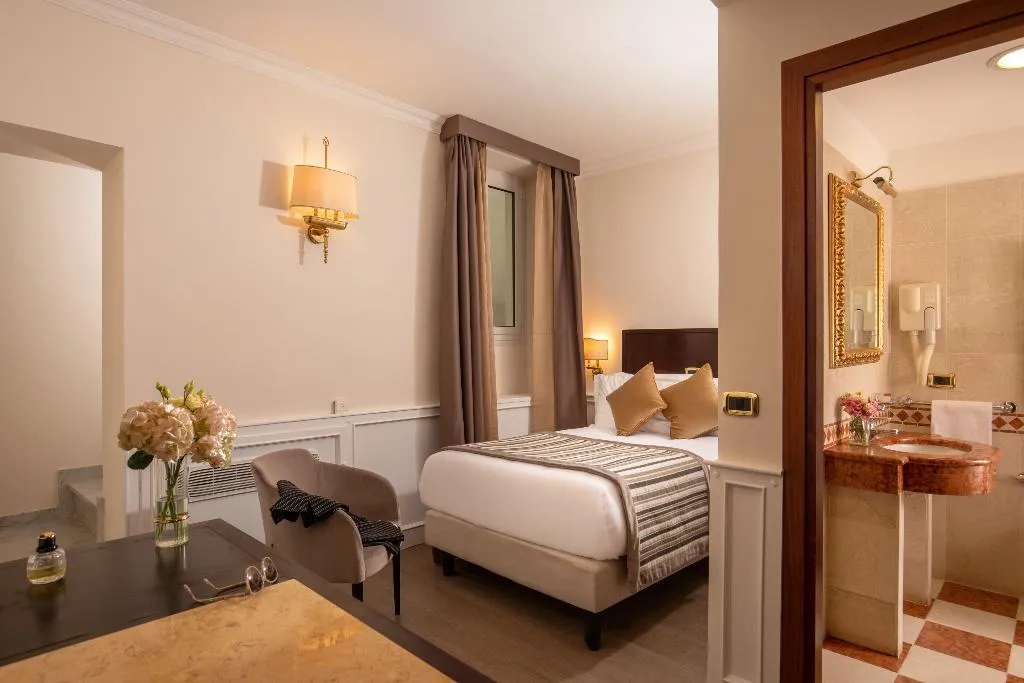 DOUBLE ECONOMY Room, del Corso, Rome