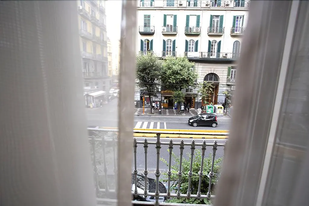 Room, B&B Rettifilo, Naples