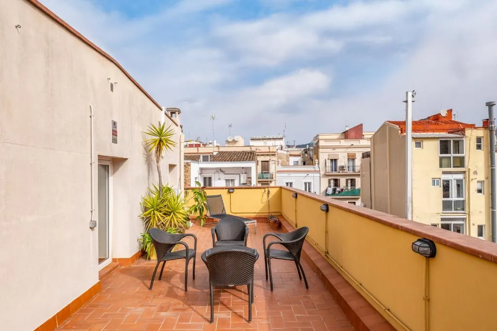 APARTMENT CAPACITY 5 THREE BEDROOM Room, Ainb Barcelona Sants Apartments, Barcelona