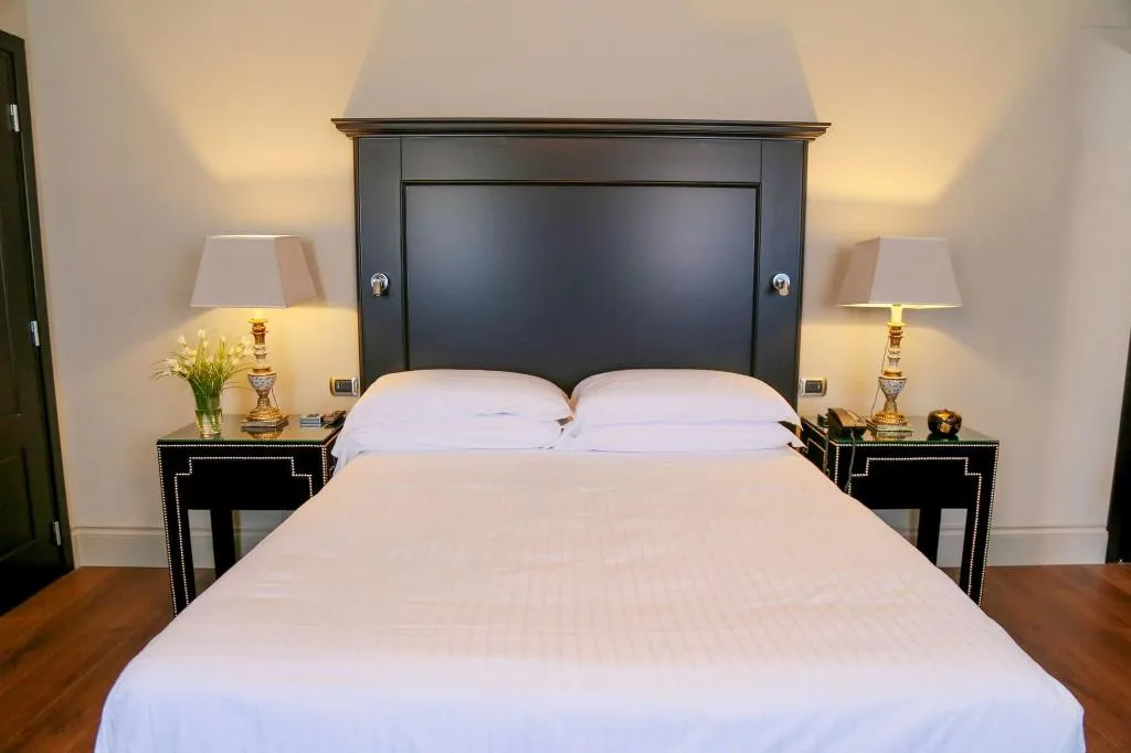 Room, Vannucci, Perugia