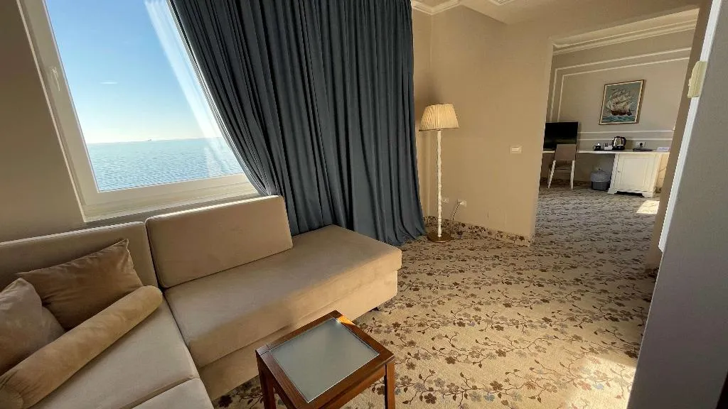 JUNIOR SUITE CAPACITY 4 Room, Adriatik Hotel BW Premier Collection, Durres