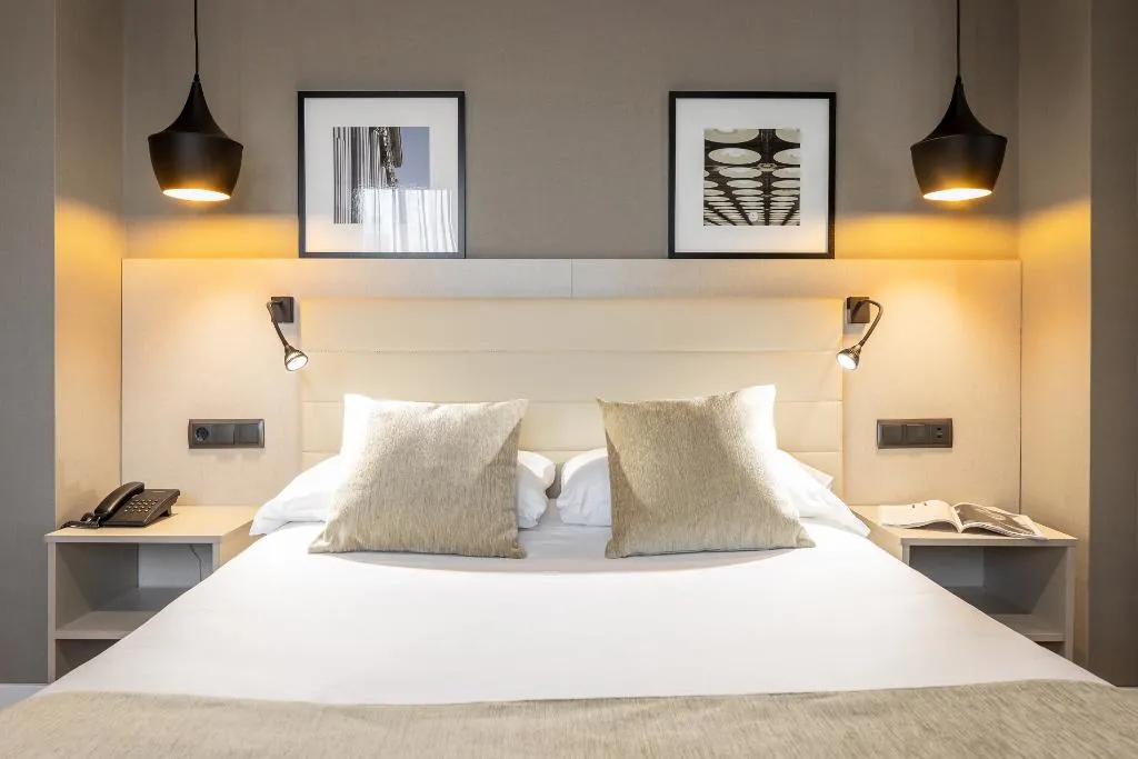 DOUBLE STANDARD Room, Cortezo, Madrid