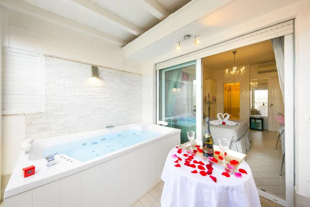 Room, Suites Roma Tiburtina, Rome