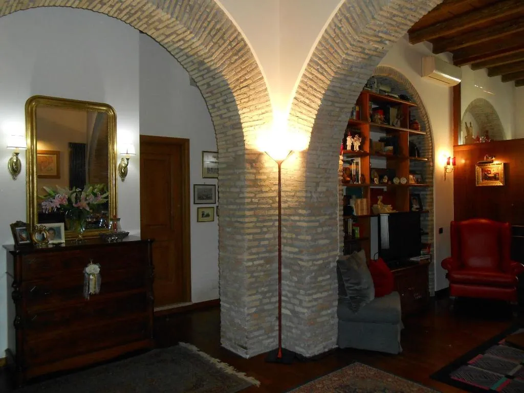 Lobby, Pettinary Village, Rome