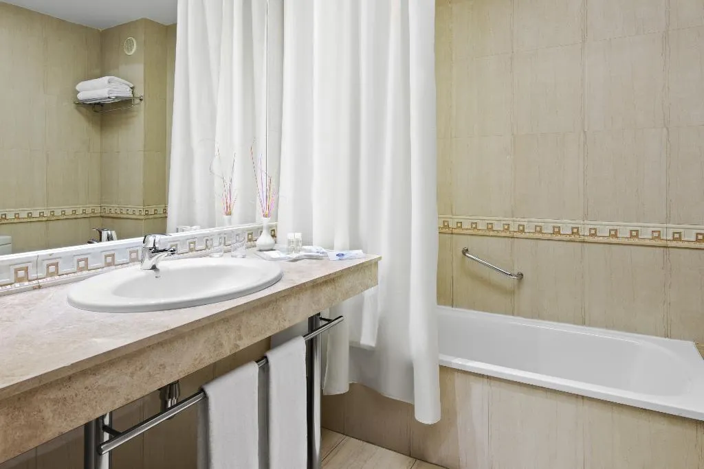 Double or Twin EXECUTIVE Room, Elba Vecindario Aeropuerto Business & Convention, Gran Canaria