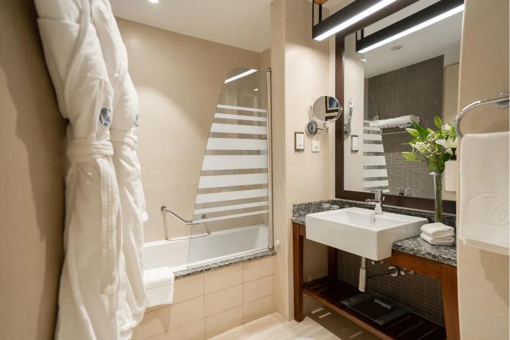 FAMILY ROOM SEA VIEW WITH BALCONY Room, Amwaj Rotana-Jumeirah Beach, Dubai