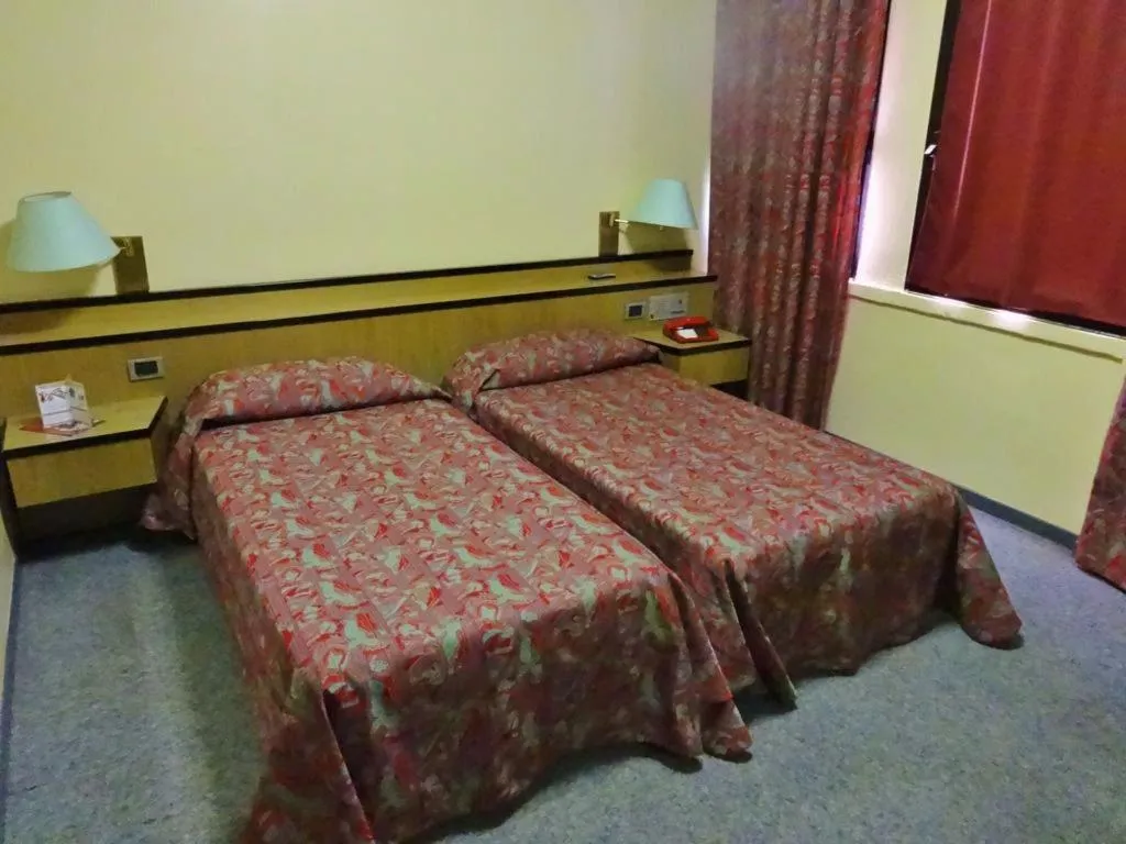 Room, Hotel Longobardo, Milan