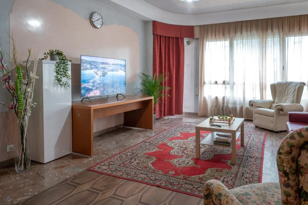 Lobby, Guest House Train Station, Venice