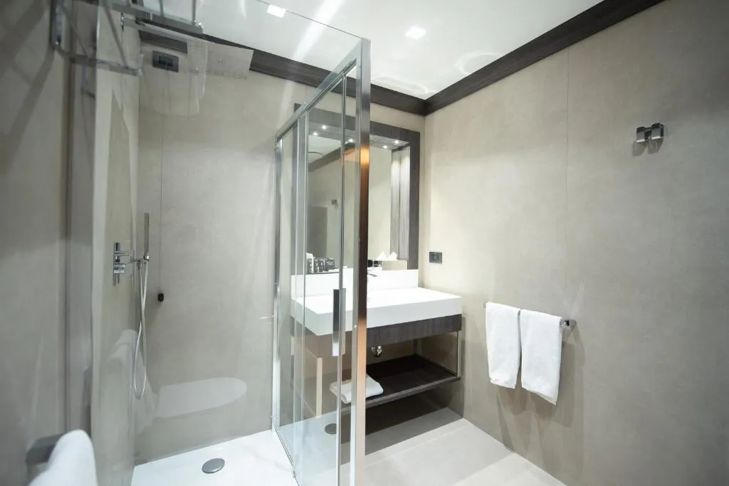 Double or Twin EXECUTIVE CITY VIEW Room, Gold Tower Lifestyle Hotel, Naples