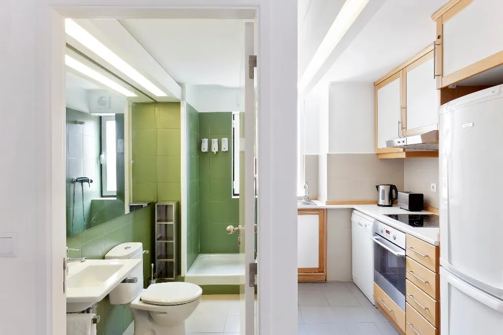 STUDIO STANDARD Room, Hello Lisbon Santos Apartments, Lisbon