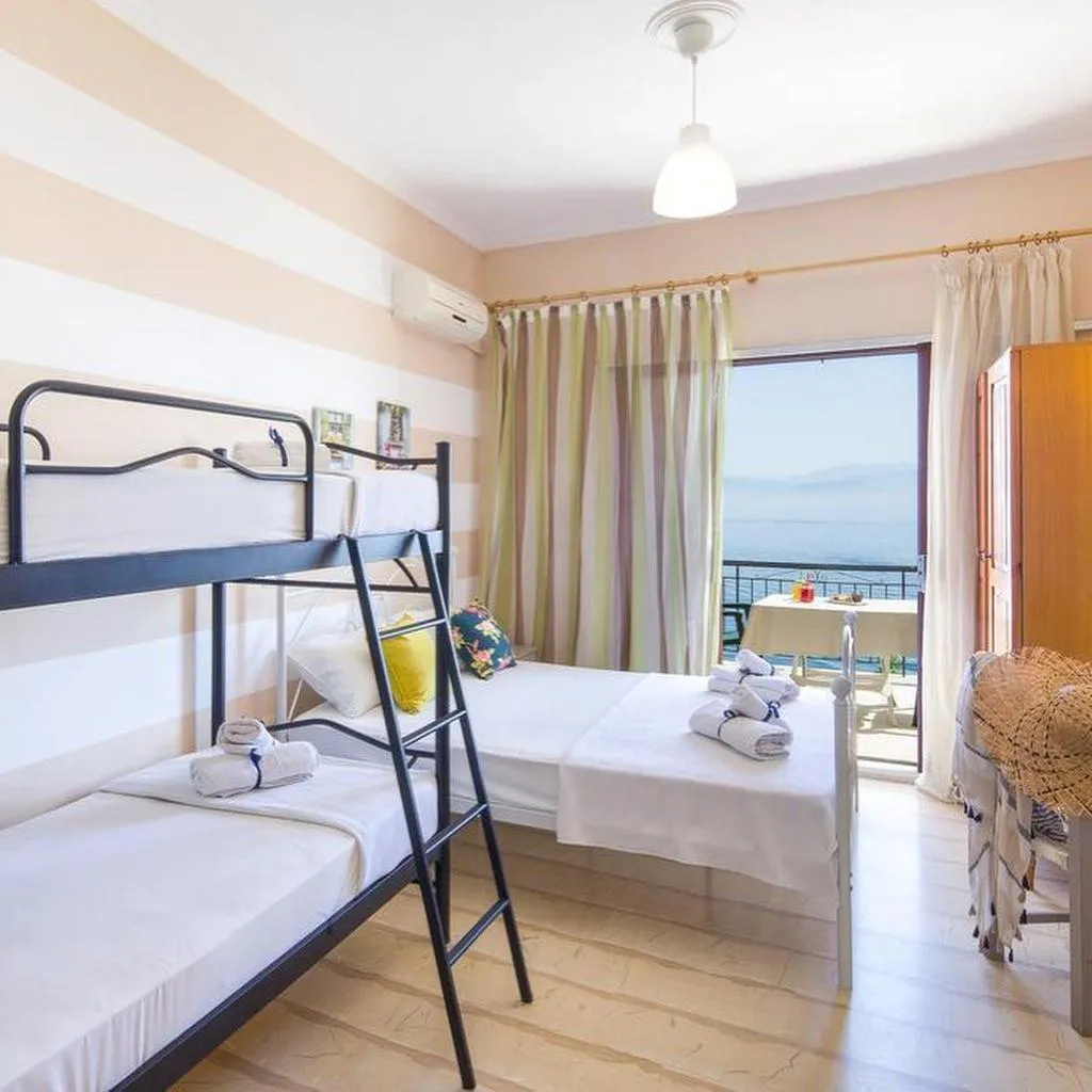FAMILY ROOM ONE BEDROOM ONE BATHROOM Room, Casa Dei Venti, Corfu