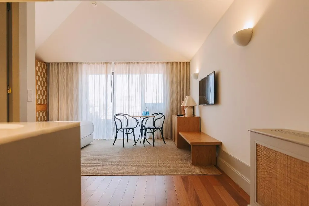 Double or Twin CLASSIC WITH BALCONY Room, Torel Saboaria, Porto