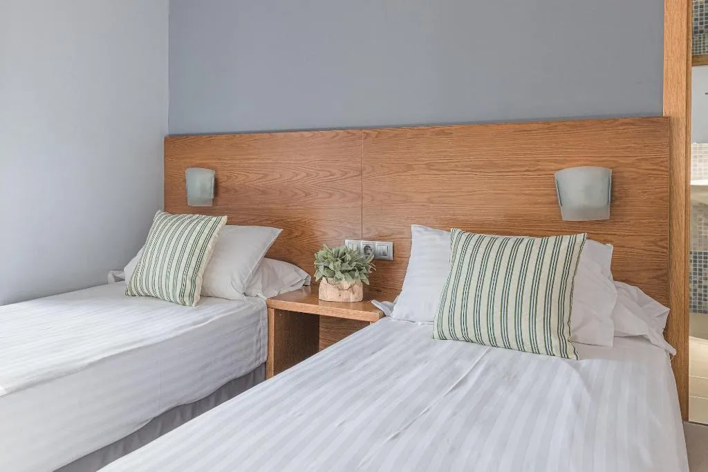 Room, Erba By Pillow, Costa Brava